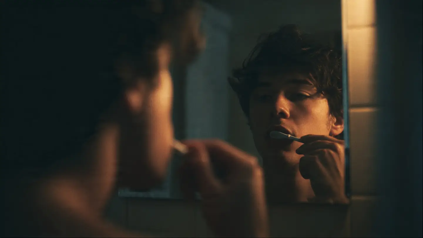 teeth falling dream meaning